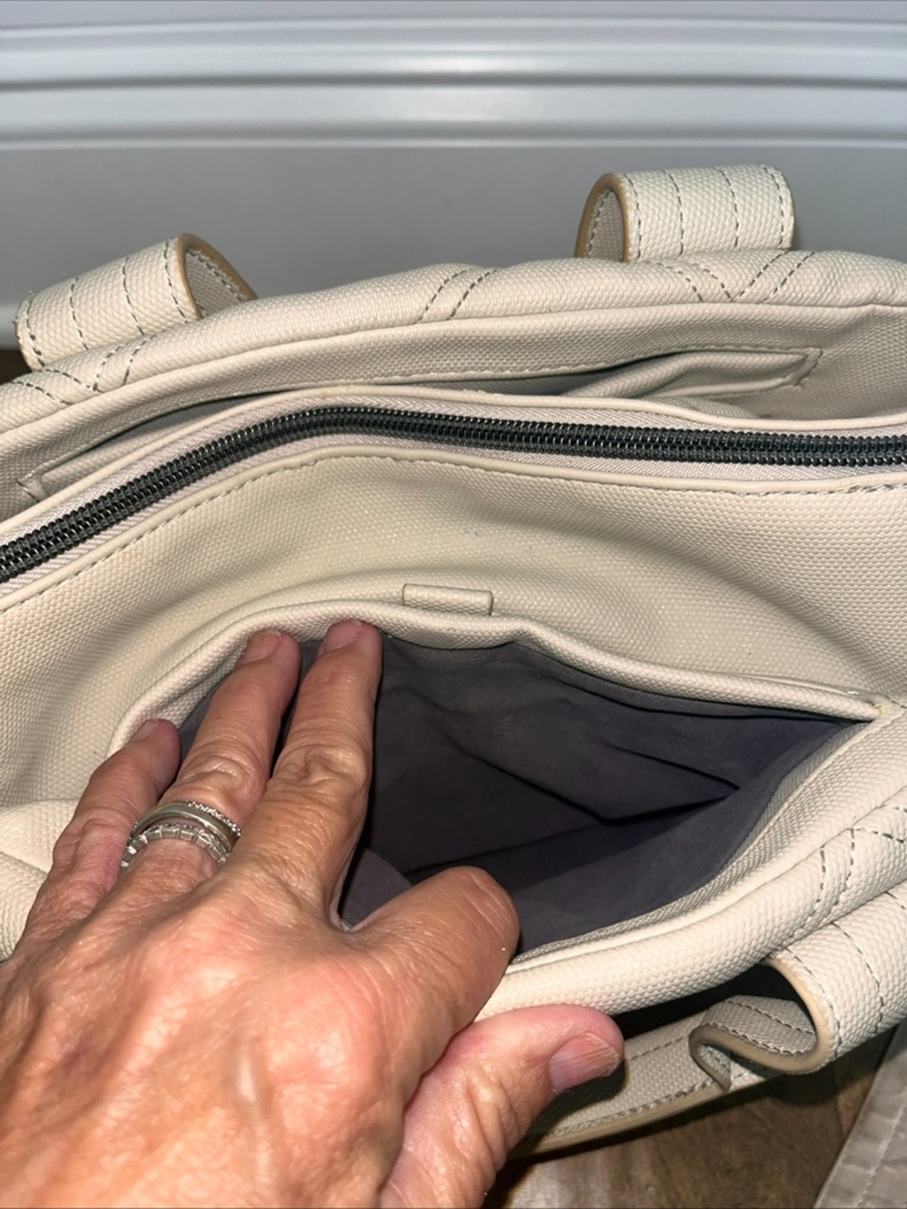 Lug Dory Medium Matte Luxe VL w/ Tote Handles - One Rub Spot on Handle See Pic - Picture 7 of 15
